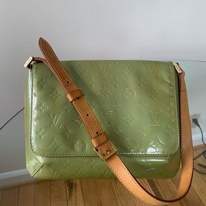 Authentic Louis Vuitton Green Vernis Thompson Street shoulder bag